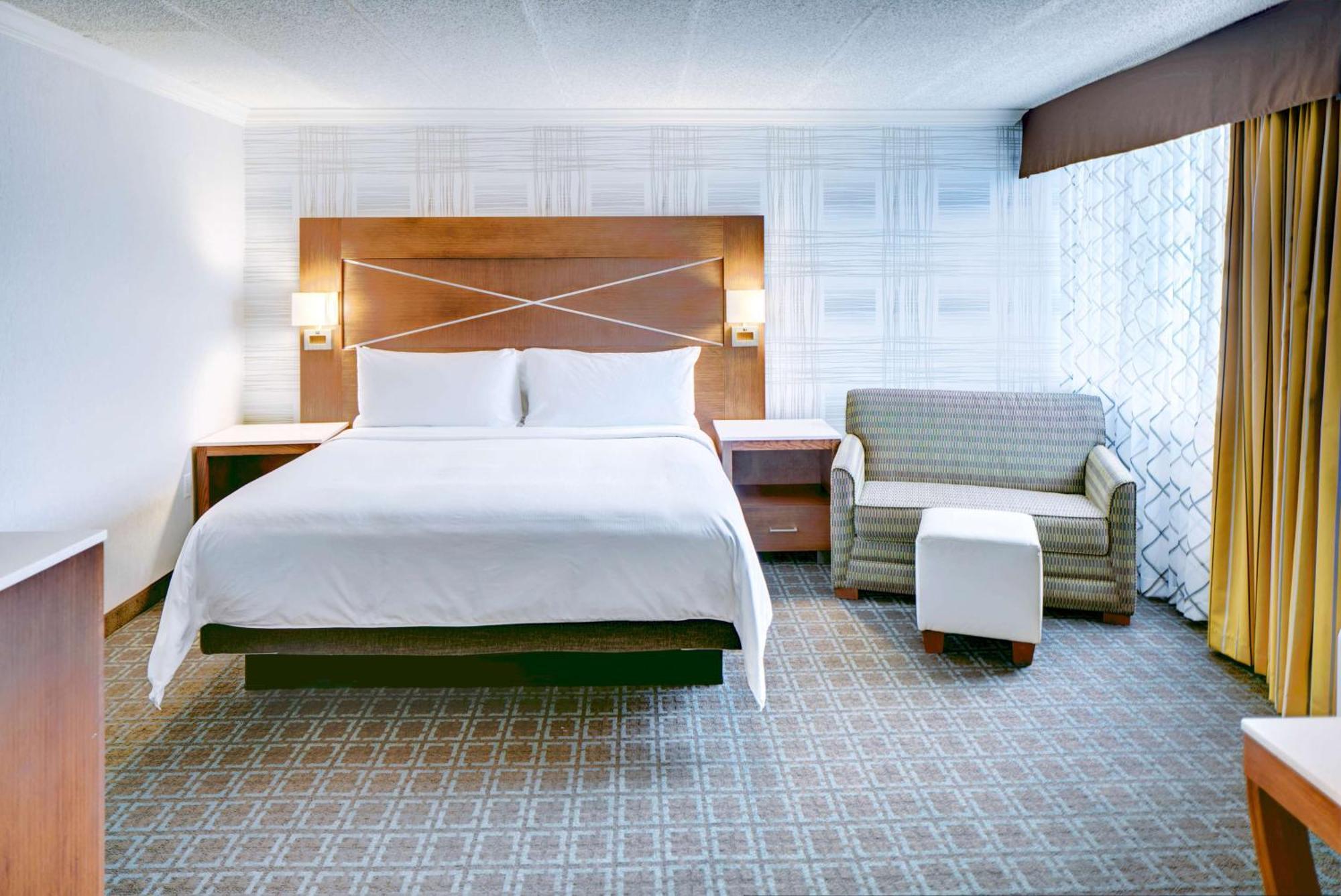 Two Room Suite - One King bed - Non-Smoking,1562931583:JPEG