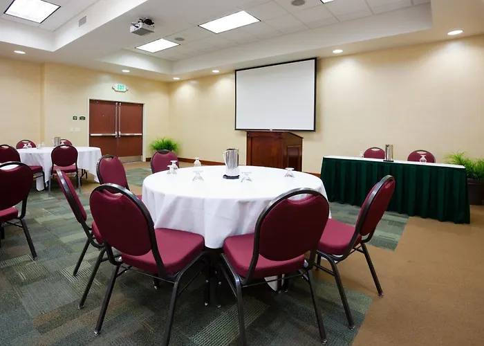 Holiday Inn Madison At The American Center By Ihg