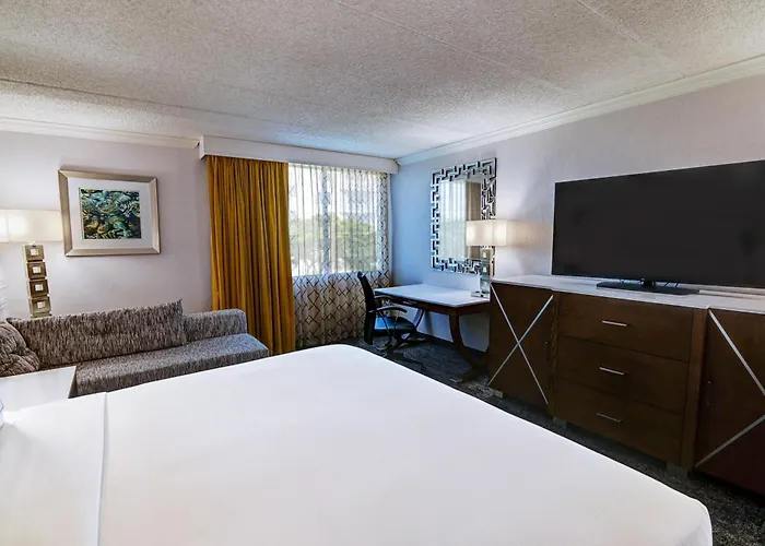 Doubletree By Hilton Madison Downtown